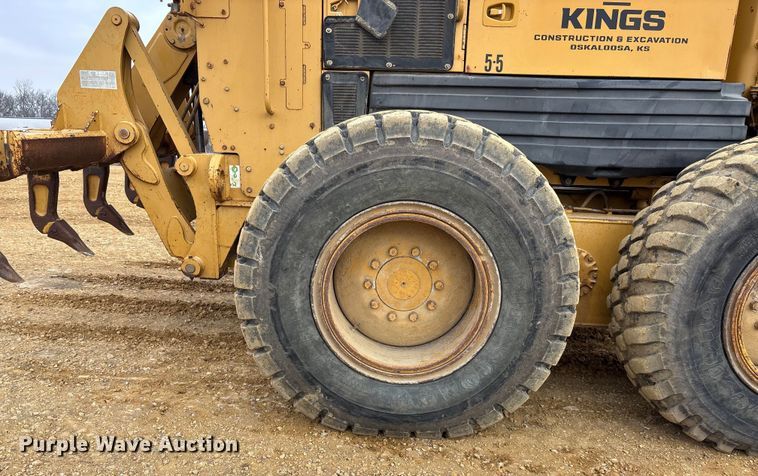 image for item FC1532 2001 Caterpillar 143H motor grader