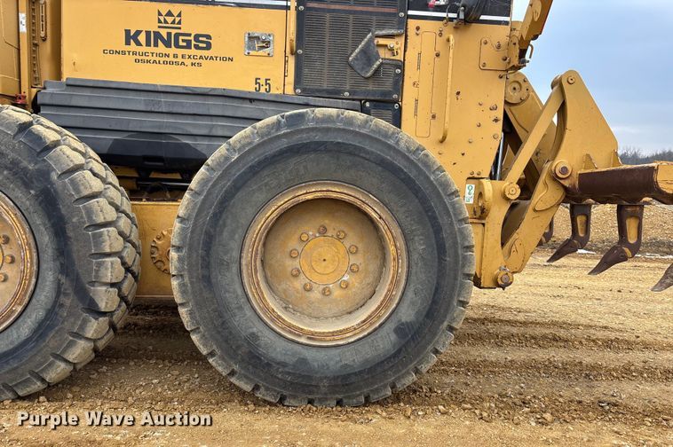 image for item FC1532 2001 Caterpillar 143H motor grader