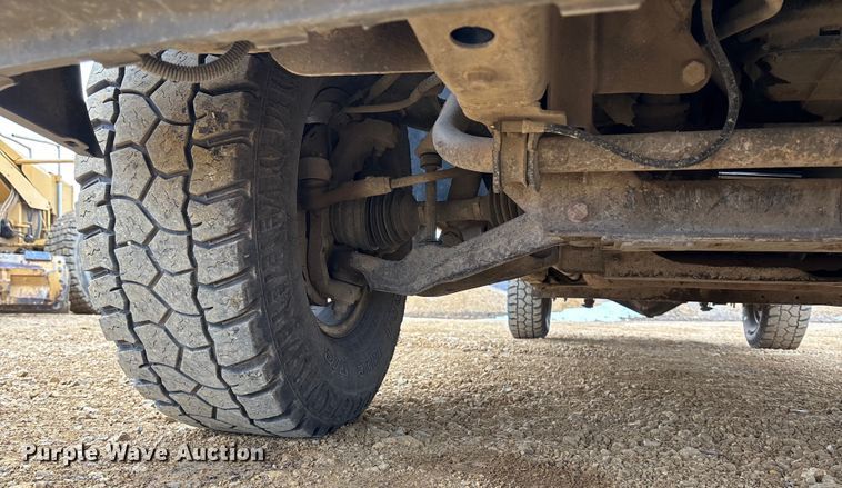 image for item FC1533 2005 Chevrolet Silverado 2500HD Crew Cab pickup truck