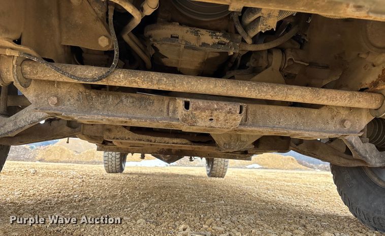 image for item FC1533 2005 Chevrolet Silverado 2500HD Crew Cab pickup truck