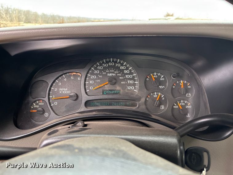 image for item FC1533 2005 Chevrolet Silverado 2500HD Crew Cab pickup truck