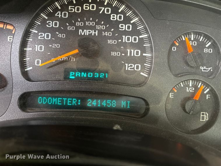 image for item FC1533 2005 Chevrolet Silverado 2500HD Crew Cab pickup truck