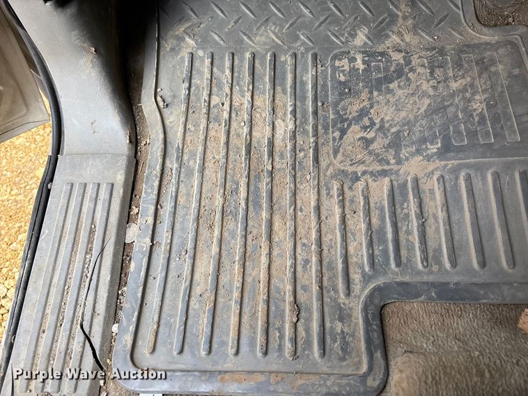 image for item FC1533 2005 Chevrolet Silverado 2500HD Crew Cab pickup truck