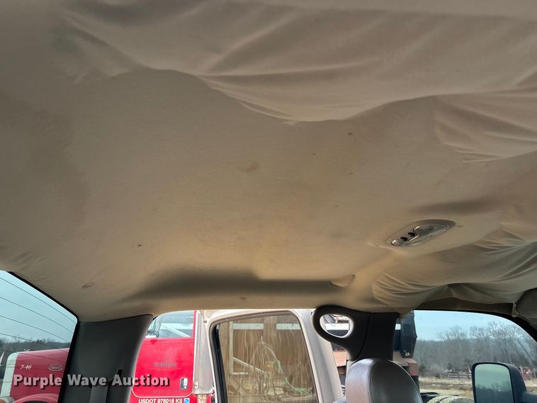 image for item FC1533 2005 Chevrolet Silverado 2500HD Crew Cab pickup truck