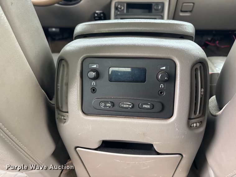 image for item FC1533 2005 Chevrolet Silverado 2500HD Crew Cab pickup truck