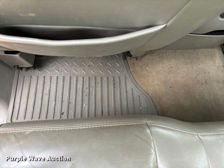 image for item FC1533 2005 Chevrolet Silverado 2500HD Crew Cab pickup truck