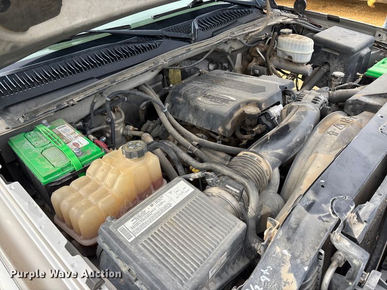 image for item FC1533 2005 Chevrolet Silverado 2500HD Crew Cab pickup truck