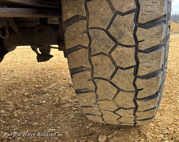 image for item FC1533 2005 Chevrolet Silverado 2500HD Crew Cab pickup truck