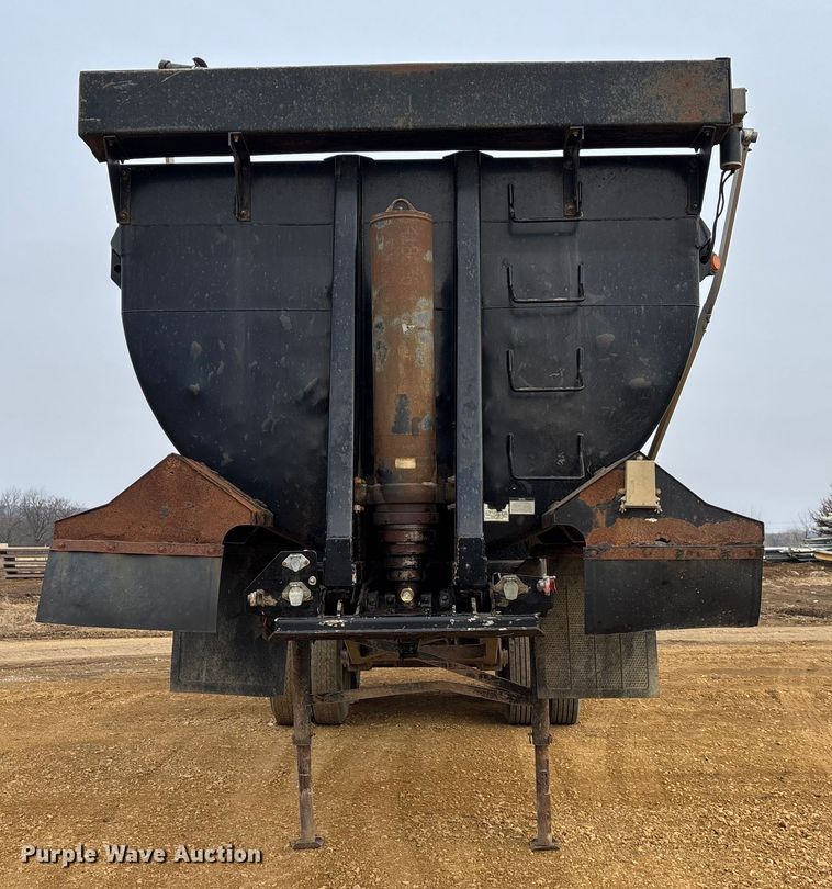 image for item FC1534 2003 Ranch end dump trailer