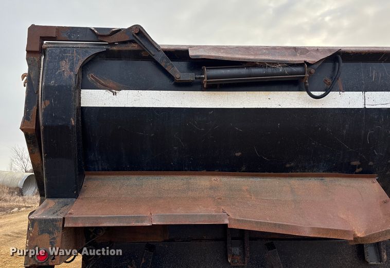 image for item FC1534 2003 Ranch end dump trailer