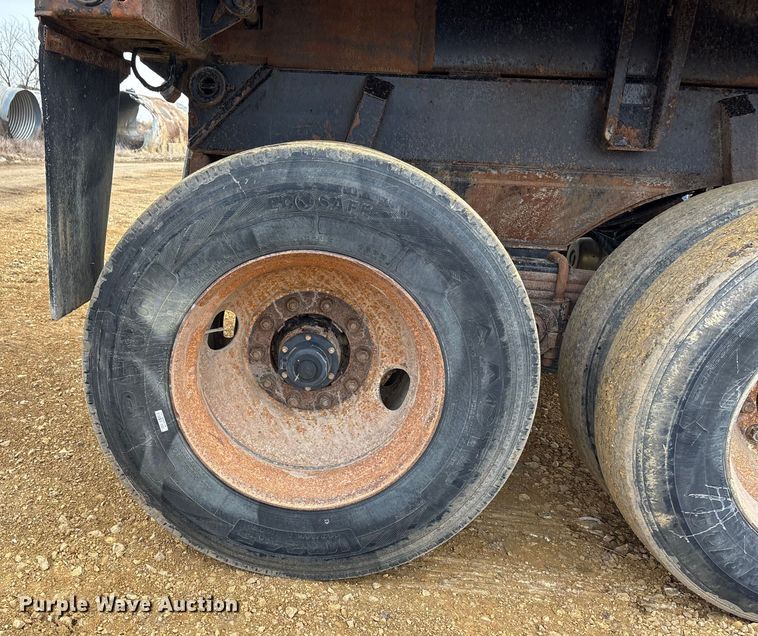 image for item FC1534 2003 Ranch end dump trailer