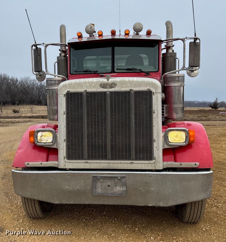 image for item FC1535 2006 Peterbilt 379 semi truck