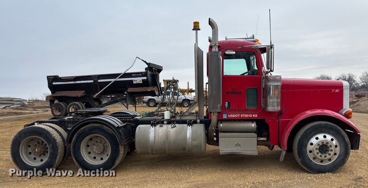 image for item FC1535 2006 Peterbilt 379 semi truck