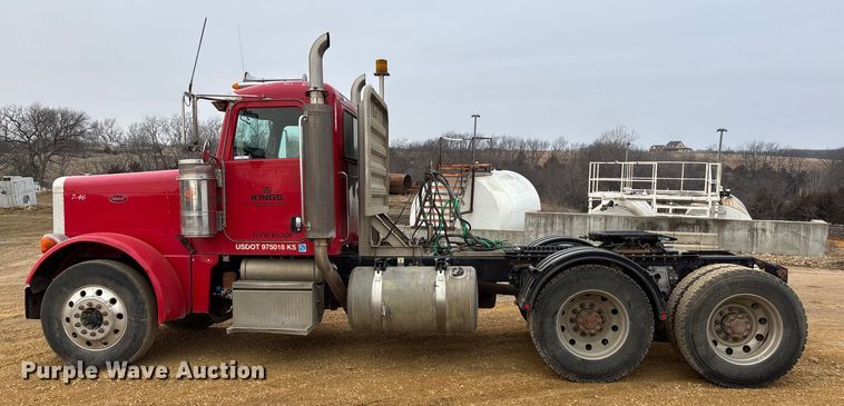 image for item FC1535 2006 Peterbilt 379 semi truck