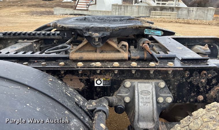 image for item FC1535 2006 Peterbilt 379 semi truck