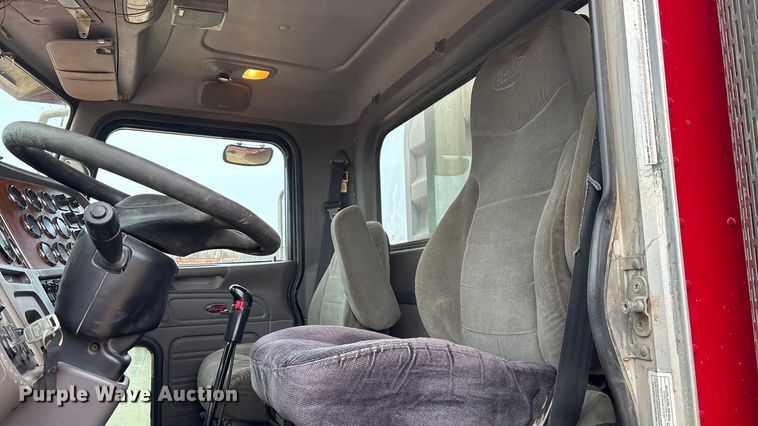 image for item FC1535 2006 Peterbilt 379 semi truck