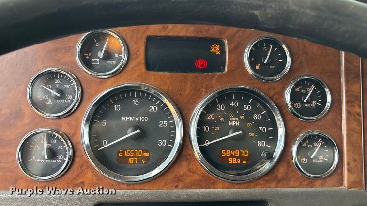 image for item FC1535 2006 Peterbilt 379 semi truck