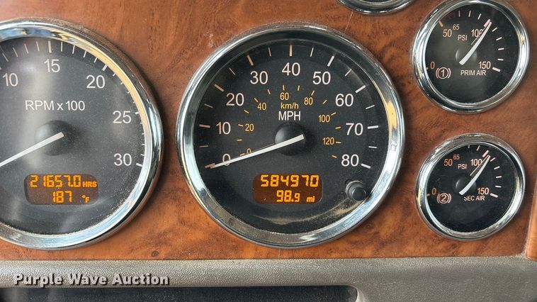 image for item FC1535 2006 Peterbilt 379 semi truck