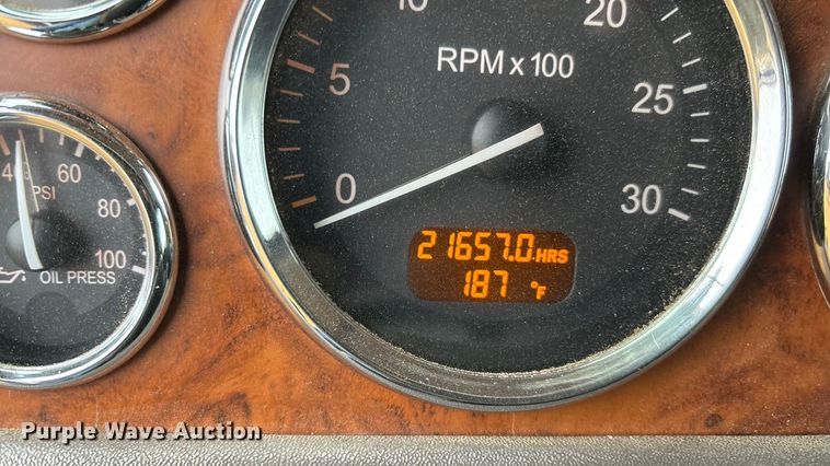 image for item FC1535 2006 Peterbilt 379 semi truck