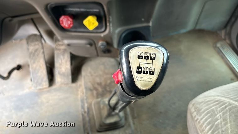 image for item FC1535 2006 Peterbilt 379 semi truck