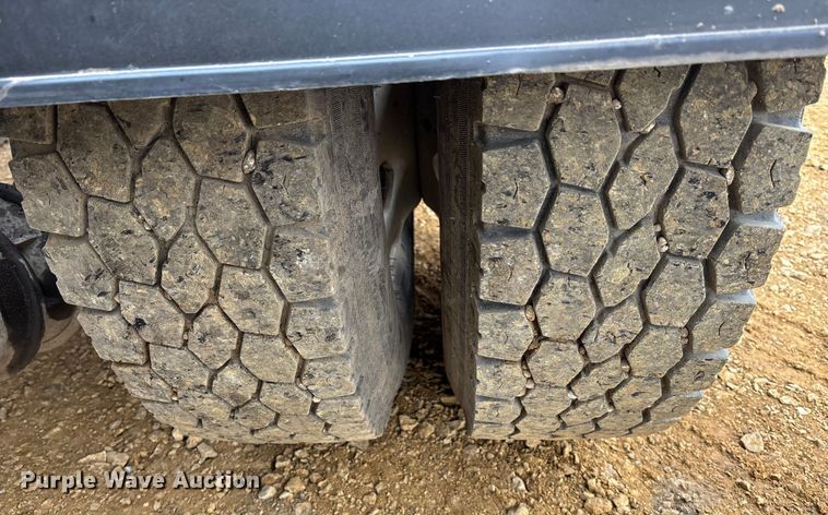 image for item FC1535 2006 Peterbilt 379 semi truck