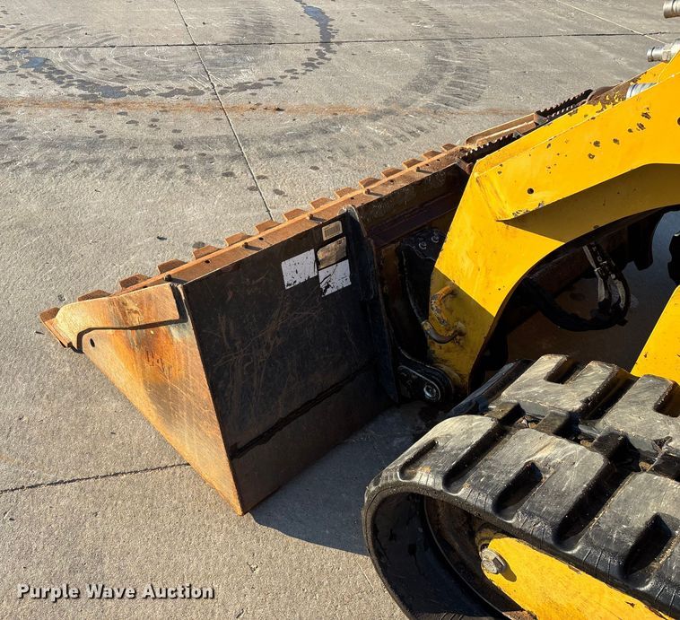 image for item FG0069 2022 Caterpillar 299D3 tracked skid steer loader