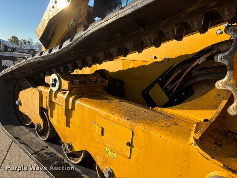 image for item FG0069 2022 Caterpillar 299D3 tracked skid steer loader