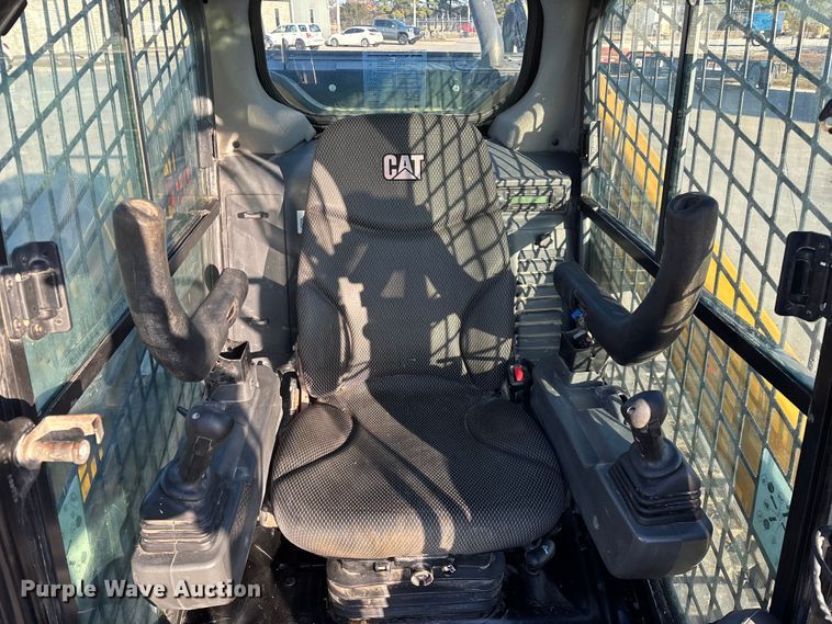 image for item FG0069 2022 Caterpillar 299D3 tracked skid steer loader