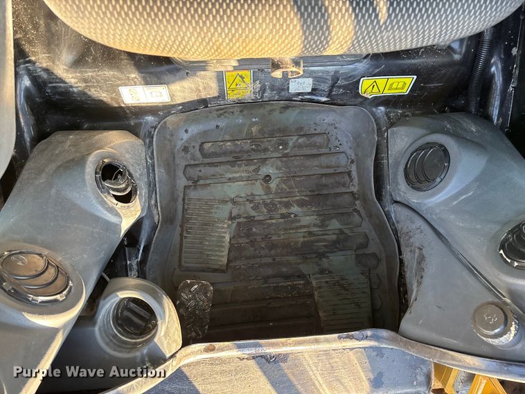 image for item FG0069 2022 Caterpillar 299D3 tracked skid steer loader