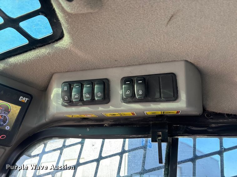 image for item FG0069 2022 Caterpillar 299D3 tracked skid steer loader