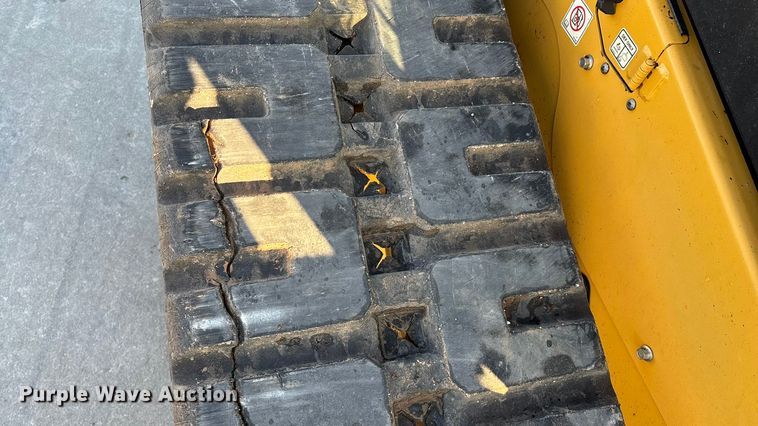 image for item FG0069 2022 Caterpillar 299D3 tracked skid steer loader