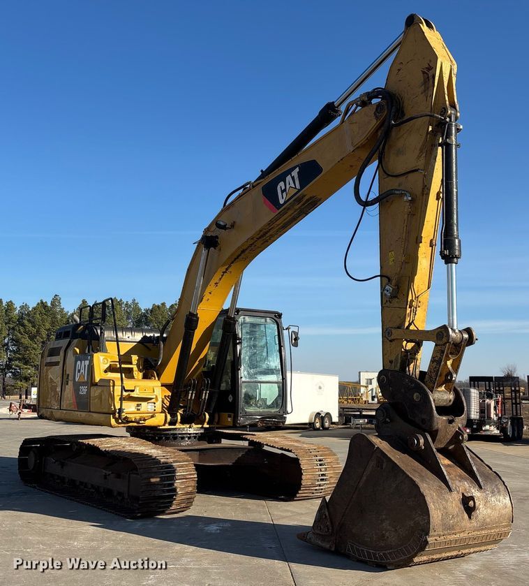 image for item FG0070 2015 Caterpillar 326FL excavator
