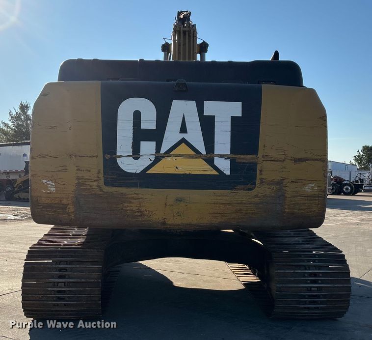 image for item FG0070 2015 Caterpillar 326FL excavator