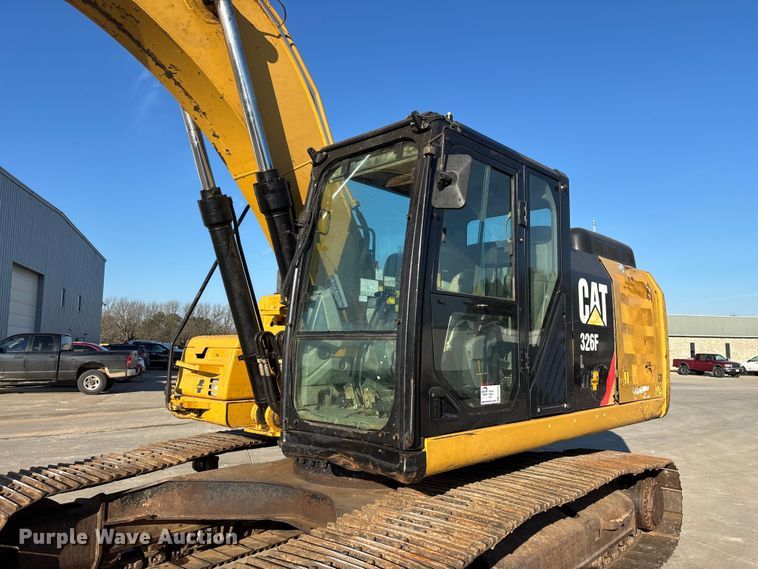 image for item FG0070 2015 Caterpillar 326FL excavator