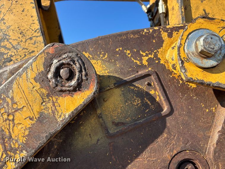 image for item FG0070 2015 Caterpillar 326FL excavator