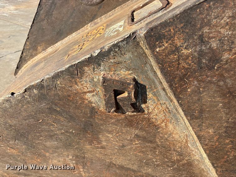 image for item FG0070 2015 Caterpillar 326FL excavator