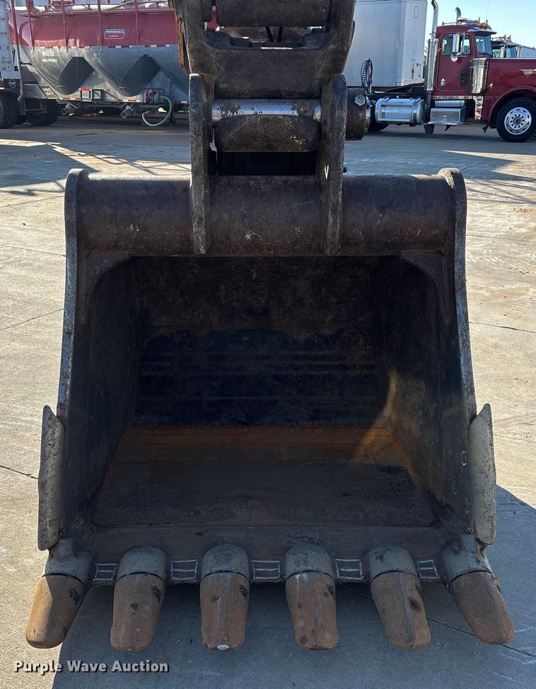 image for item FG0070 2015 Caterpillar 326FL excavator