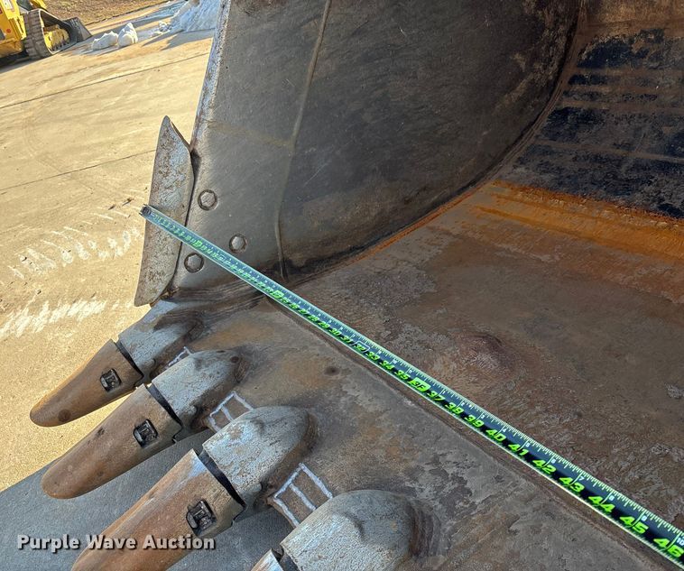 image for item FG0070 2015 Caterpillar 326FL excavator