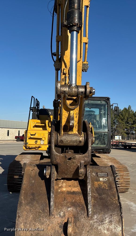 image for item FG0070 2015 Caterpillar 326FL excavator