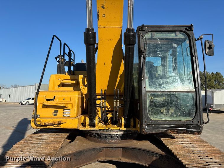 image for item FG0070 2015 Caterpillar 326FL excavator