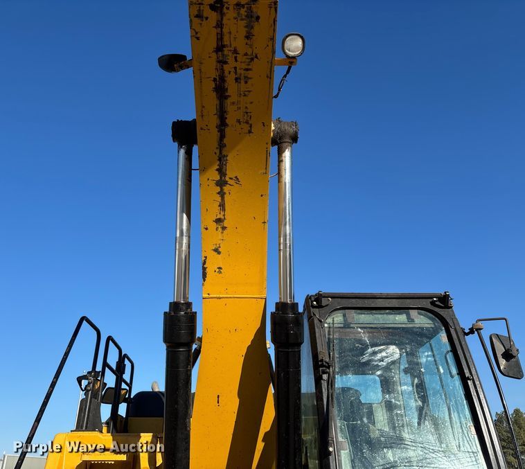 image for item FG0070 2015 Caterpillar 326FL excavator