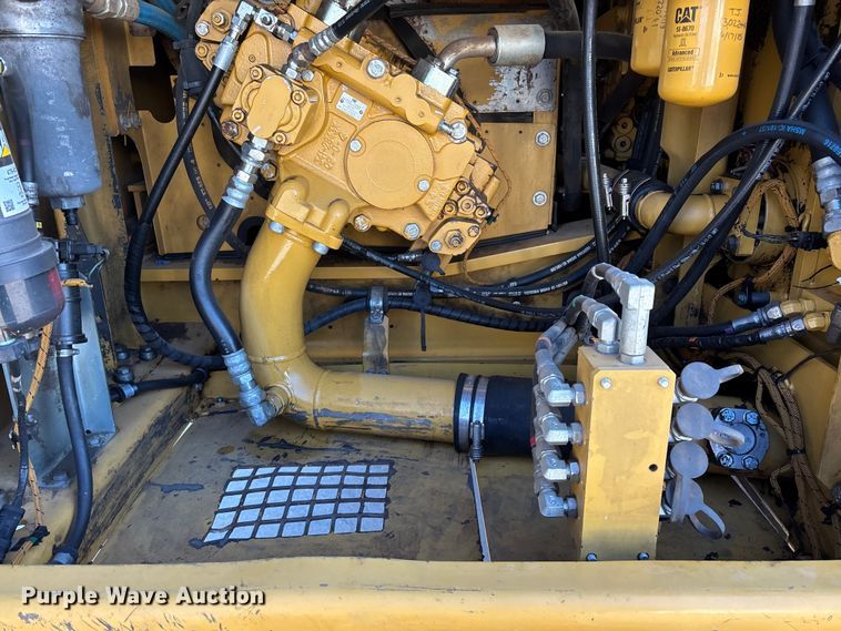 image for item FG0070 2015 Caterpillar 326FL excavator