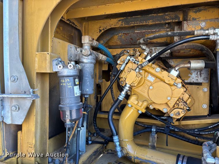 image for item FG0070 2015 Caterpillar 326FL excavator