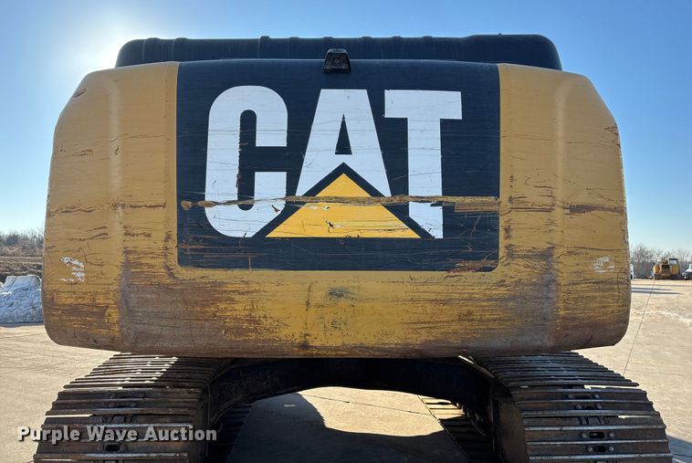 image for item FG0070 2015 Caterpillar 326FL excavator