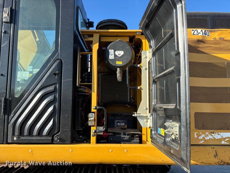 image for item FG0070 2015 Caterpillar 326FL excavator