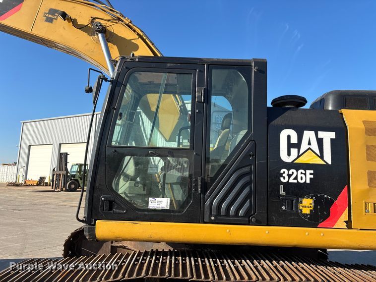 image for item FG0070 2015 Caterpillar 326FL excavator