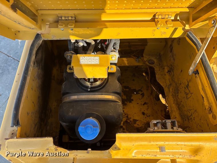 image for item FG0070 2015 Caterpillar 326FL excavator