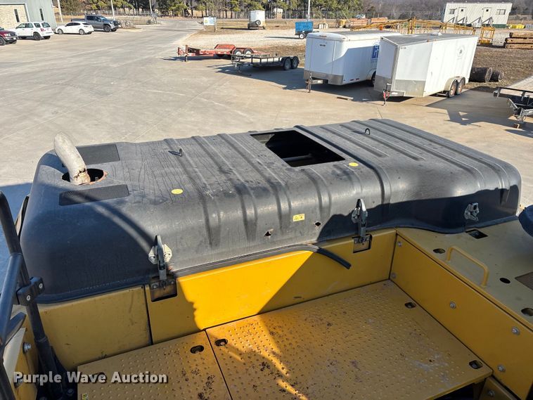 image for item FG0070 2015 Caterpillar 326FL excavator