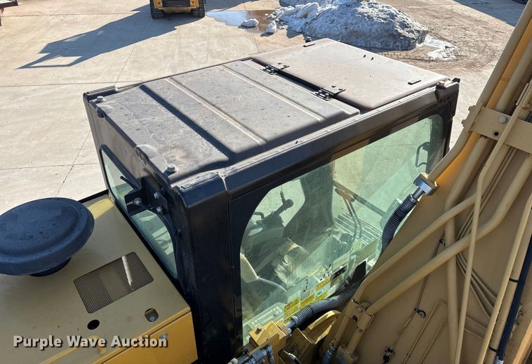 image for item FG0070 2015 Caterpillar 326FL excavator