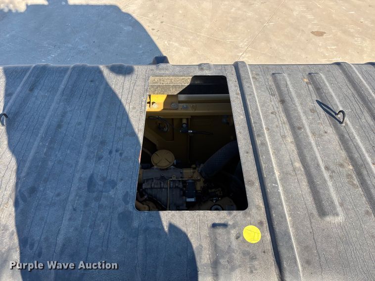 image for item FG0070 2015 Caterpillar 326FL excavator